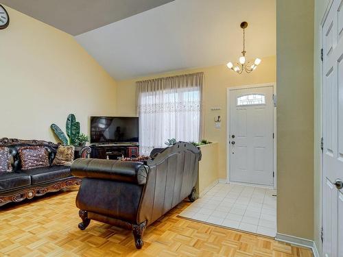 Living room - 5253 Rue Canon, Longueuil (Saint-Hubert), QC - Indoor Photo Showing Living Room