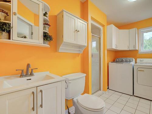 Bathroom - 5253 Rue Canon, Longueuil (Saint-Hubert), QC - Indoor Photo Showing Laundry Room