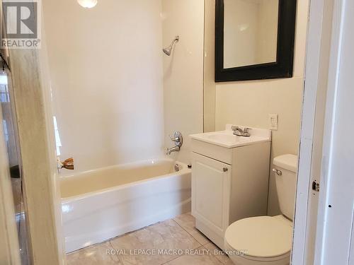 33 Gertrude Street, Hamilton, ON - Indoor Photo Showing Bathroom