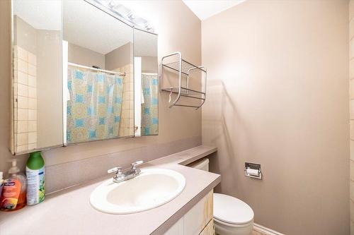1235 Pinyon Road, Sparwood, BC - Indoor Photo Showing Bathroom