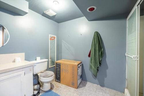 1235 Pinyon Road, Sparwood, BC - Indoor Photo Showing Bathroom