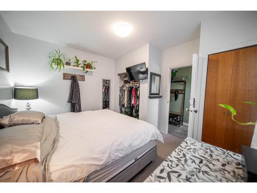 217 5Th Avenue S, Cranbrook, BC - Indoor Photo Showing Bedroom