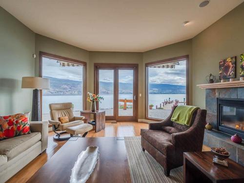 17019 Lakeshore Drive, Summerland, BC - Indoor Photo Showing Living Room With Fireplace