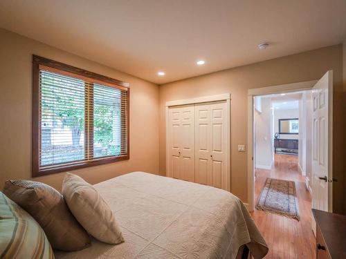 17019 Lakeshore Drive, Summerland, BC - Indoor Photo Showing Bedroom