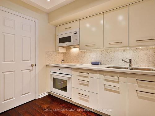 401-1177 Yonge St, Toronto, ON - Indoor Photo Showing Kitchen With Double Sink