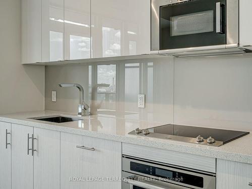 2308-330 Richmond St W, Toronto, ON - Indoor Photo Showing Kitchen With Upgraded Kitchen