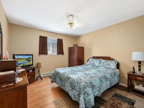 115-675 Aspen Rd, Comox, BC - Indoor Photo Showing Bedroom