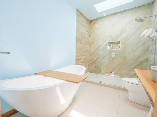 1165 Coral Way, Ucluelet, BC - Indoor Photo Showing Bathroom