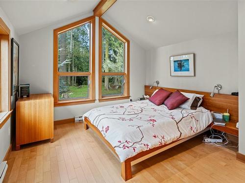6598 Tideview Rd, Sooke, BC - Indoor Photo Showing Bedroom