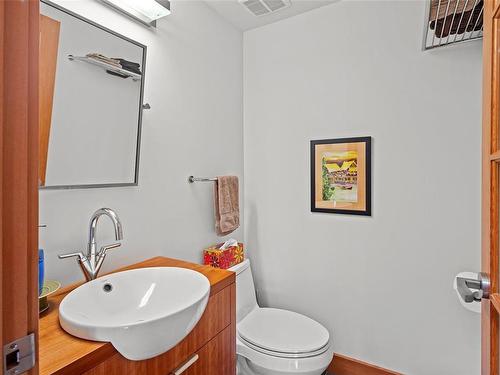 6598 Tideview Rd, Sooke, BC - Indoor Photo Showing Bathroom