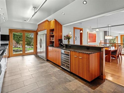 6598 Tideview Rd, Sooke, BC - Indoor Photo Showing Kitchen