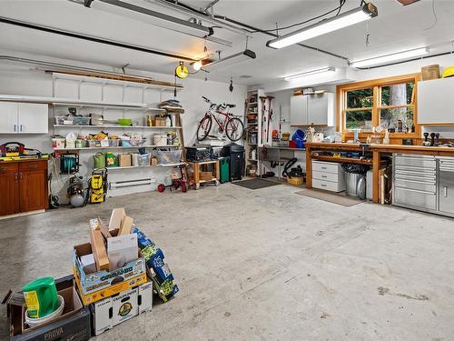 6598 Tideview Rd, Sooke, BC - Indoor Photo Showing Garage