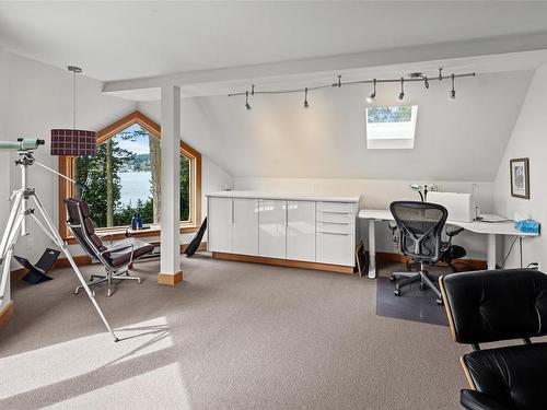 6598 Tideview Rd, Sooke, BC - Indoor