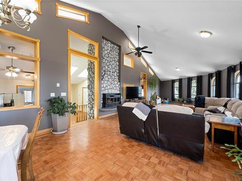 1828 Strathcona Hts, Shawnigan Lake, BC - Indoor With Fireplace