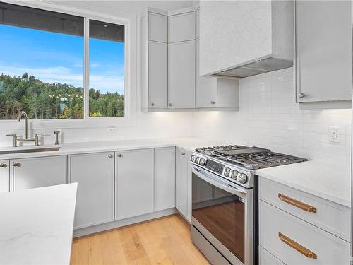 1426 Sandstone Lane, Langford, BC - Indoor Photo Showing Kitchen With Upgraded Kitchen