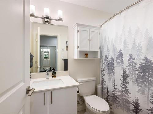 202-810 Orono Ave, Langford, BC - Indoor Photo Showing Bathroom