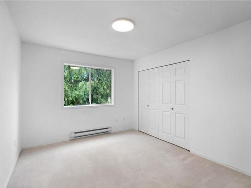 9-141 Sixth Ave East, Qualicum Beach, BC - Indoor Photo Showing Other Room