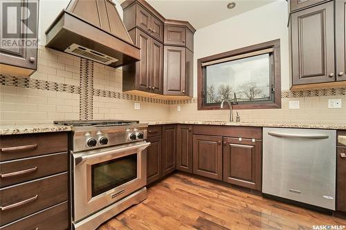 643 Atton Crescent, Saskatoon, SK - Indoor Photo Showing Kitchen With Upgraded Kitchen