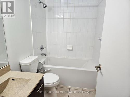 209 - 125 Village Green Square W, Toronto, ON - Indoor Photo Showing Bathroom