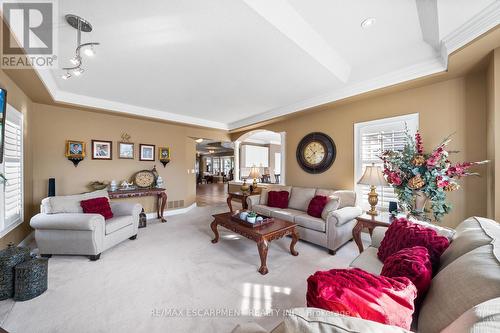 2404 Valley Forest Way, Oakville, ON - Indoor Photo Showing Living Room