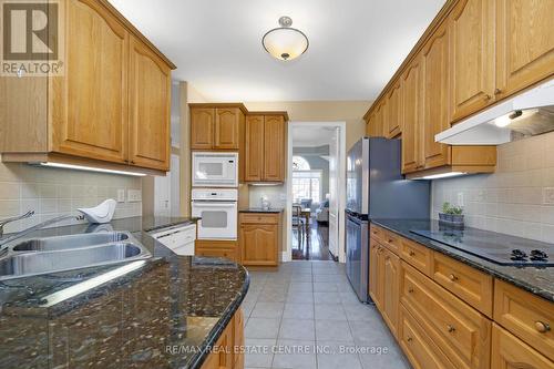154 Jolliffe Ave, Guelph/Eramosa, ON - Indoor Photo Showing Kitchen With Double Sink