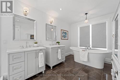 54 Forest Ave, Mississauga, ON - Indoor Photo Showing Bathroom