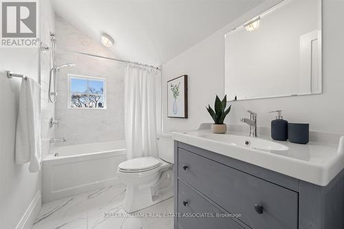 54 Forest Ave, Mississauga, ON - Indoor Photo Showing Bathroom