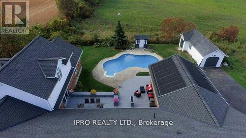 7676 Leslie Rd W, Puslinch, ON - Outdoor With In Ground Pool