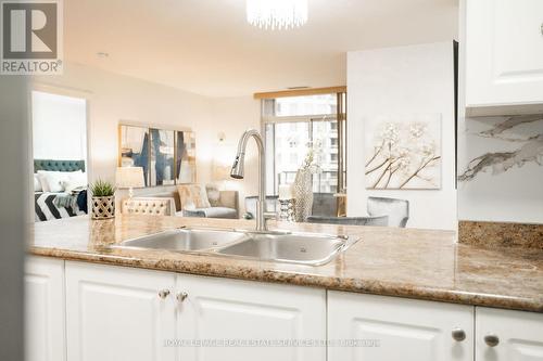 2831 - 3888 Duke Of York Boulevard, Mississauga, ON - Indoor Photo Showing Kitchen With Double Sink