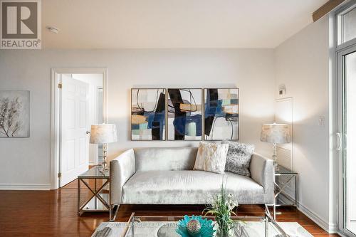 2831 - 3888 Duke Of York Boulevard, Mississauga, ON - Indoor Photo Showing Living Room