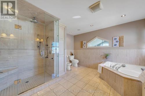 4658 Lyon'S Parkway, Niagara Falls, ON - Indoor Photo Showing Bathroom
