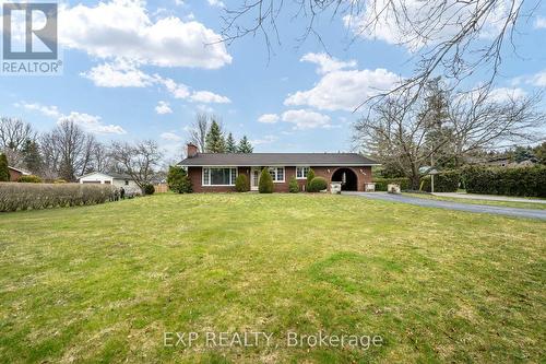 296 Hastings St, North Middlesex, ON - Outdoor