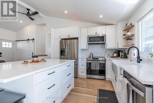 167 Mcleod Street, North Middlesex, ON - Indoor Photo Showing Kitchen With Upgraded Kitchen