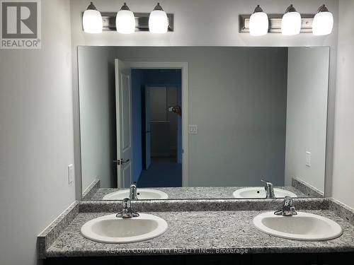 91 Monarch St, Welland, ON - Indoor Photo Showing Bathroom