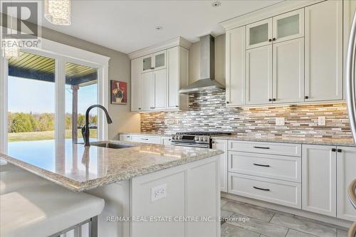 9738 Dundas St E, Erin, ON - Indoor Photo Showing Kitchen With Upgraded Kitchen