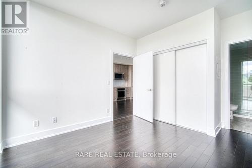 #403 -181 Bedford Rd, Toronto, ON - Indoor Photo Showing Other Room