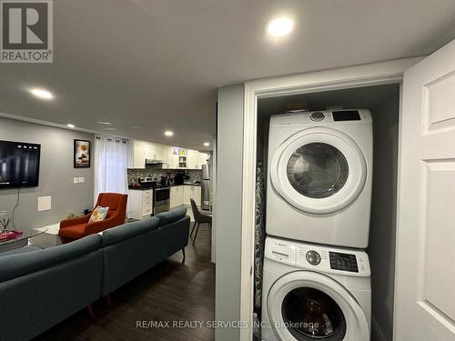 15 Riverglen St, Brampton, ON - Indoor Photo Showing Laundry Room