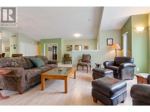 5226 Haynes Road, Oliver, BC - Indoor Photo Showing Dining Room