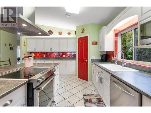 5226 Haynes Road, Oliver, BC - Indoor Photo Showing Kitchen