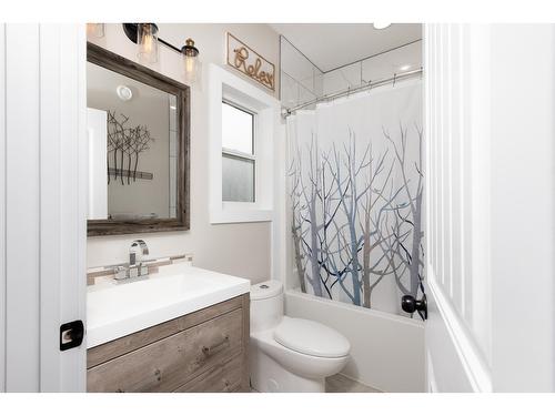 1573 Mt Fisher Crescent, Cranbrook, BC - Indoor Photo Showing Bathroom
