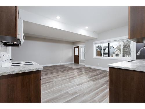 1573 Mt Fisher Crescent, Cranbrook, BC - Indoor Photo Showing Kitchen