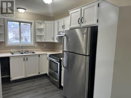 940 Oakville Street Unit# 118, Penticton, BC - Indoor Photo Showing Kitchen With Double Sink