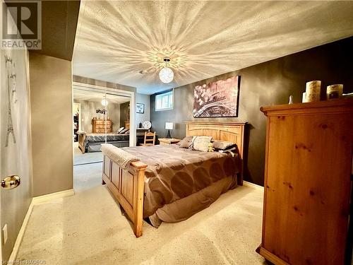 21 2Nd Street Crescent, Hanover, ON - Indoor Photo Showing Bedroom