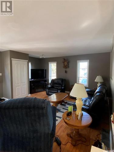 296 Maple Avenue, Yorkton, SK - Indoor Photo Showing Living Room