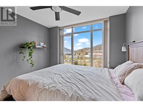 1075 Sunset Drive Unit# 602, Kelowna, BC - Indoor Photo Showing Bedroom