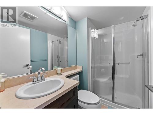 1075 Sunset Drive Unit# 602, Kelowna, BC - Indoor Photo Showing Bathroom
