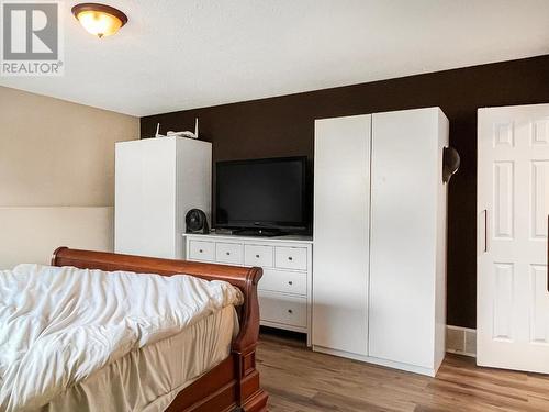8 Willow Crescent, Osoyoos, BC - Indoor Photo Showing Bedroom