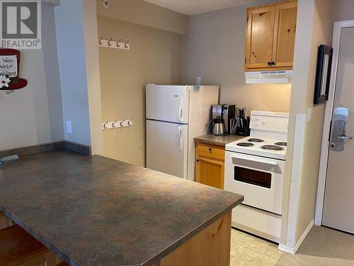 148 Silver Lode Lane Unit# 309, Silver Star, BC - Indoor Photo Showing Kitchen