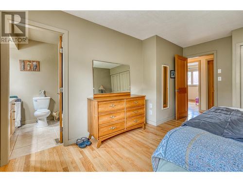 154 Glen Place, Penticton, BC - Indoor Photo Showing Bedroom
