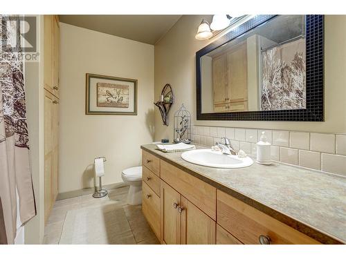 154 Glen Place, Penticton, BC - Indoor Photo Showing Bathroom